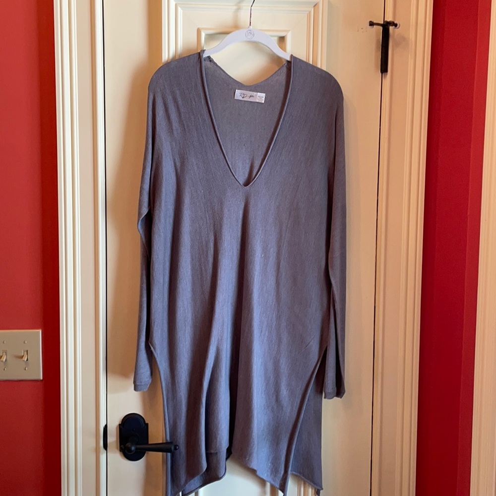 Lightweight grey sweater tunic, size small